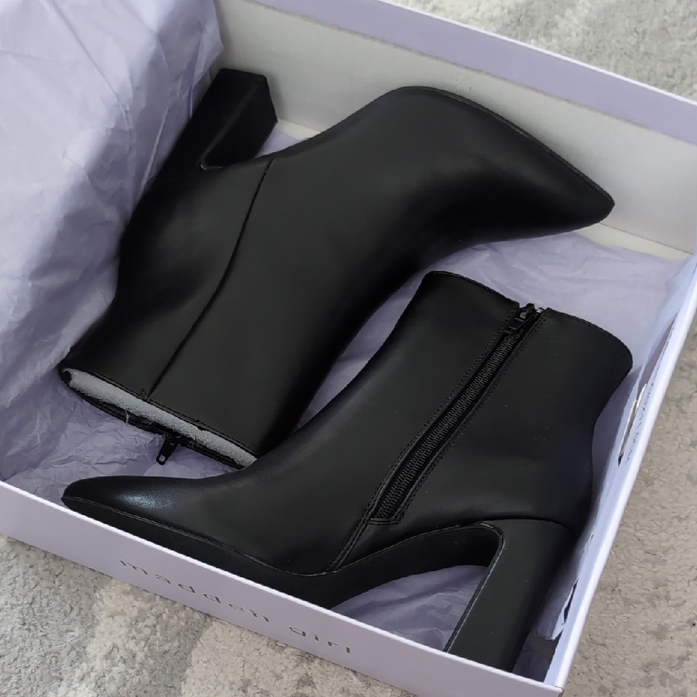 Brand New In Box Madden Girl Bonnie Ankle Booties with Block Heel - 8 - Picture 8 of 9